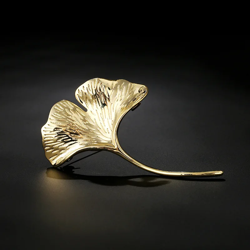 Korean Fashion Ginkgo Leaf Brooch for Women Simple Pin Personalized Luxury Design Metal Brooch Jewelry Gifts