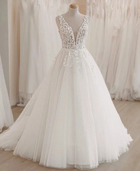 

Fashion A Line Wedding Dresses 2024 V-neck Custom-Made Court Train Lace Appliques Sleeveless Vestido De Noiva Robe De Mariée