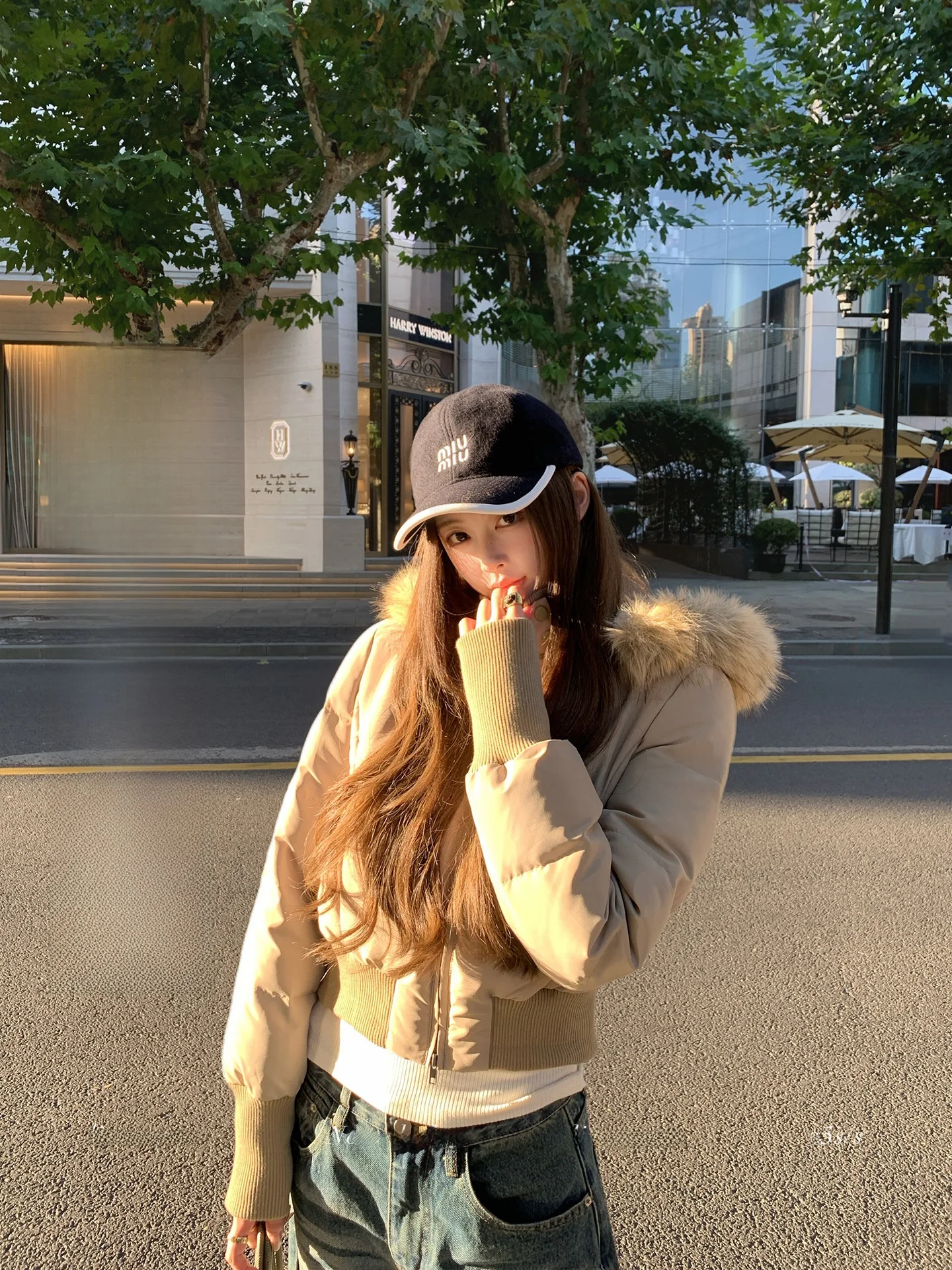 

LIONE Weekend Khaki Green Eco-friendly Large Fur Collar Waist-cinching Slimming Short down Jacket Outerwear New Model