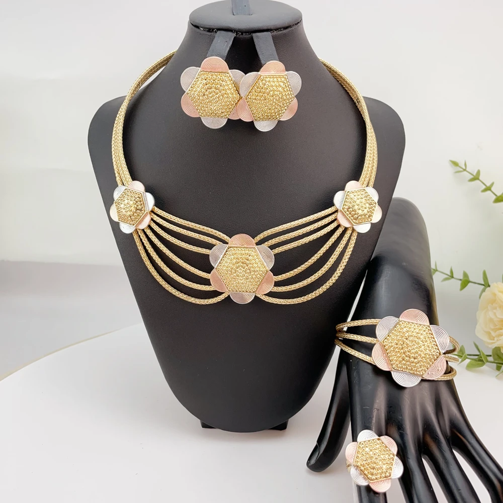Exquisite and fashionable high-end jewelry set, suitable for various parties, brides and weddings to wear FHK24862