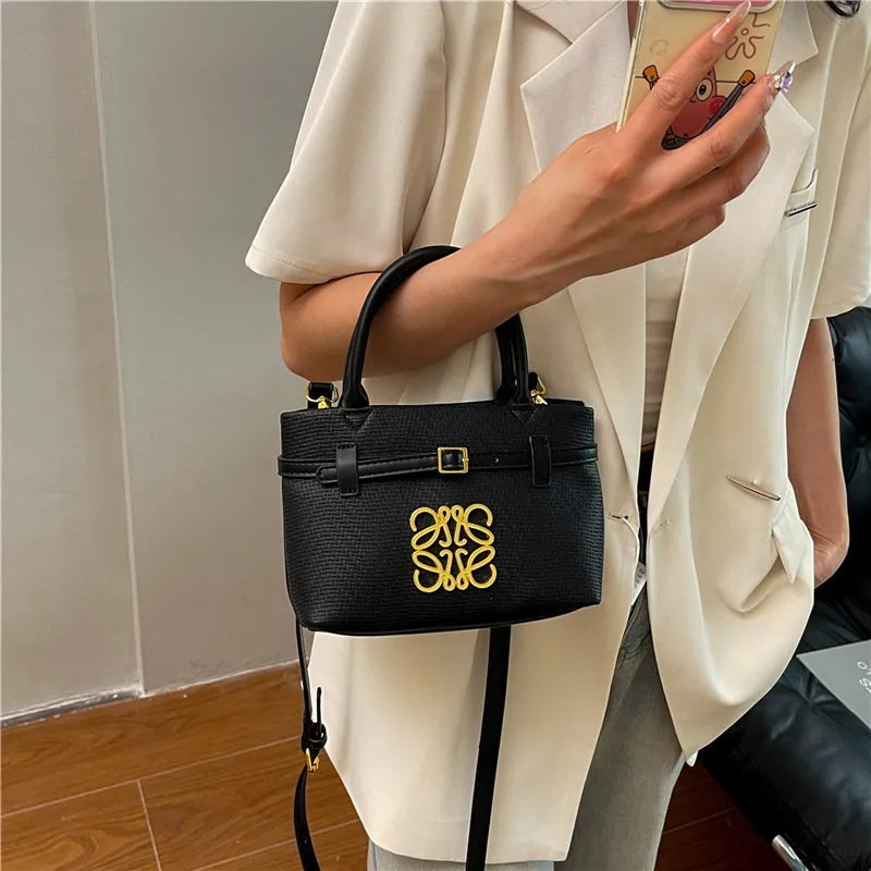

Versatile Multifunctional Female Bag Handbag Practical High-Capacity Light Luxury Fashion Portable Elegant Temperament Simple