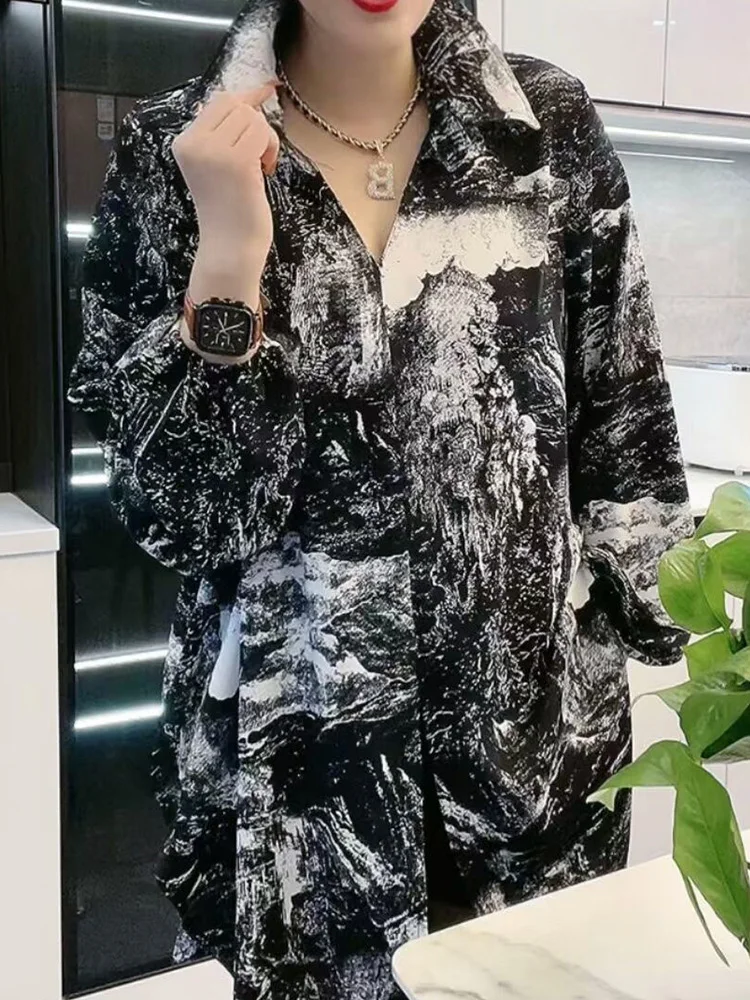 เสื้อผู้หญิงฤดูใบไม้ร่วง 2025 ลายเสือดาวใหม่ ทรงหลวม ปิดหน้าท้อง ช่วยให้ดูผอม ทรงเอ ความยาวปานกลาง คอปก แขนยาว