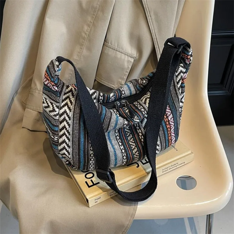 Umhängetasche im Tribal-Stil, faltbare Umhängetasche mit Reißverschluss, gestreiftem Muster, handwaschbares, lackiertes Futter mit Flaggenmotiv – Detail 26
