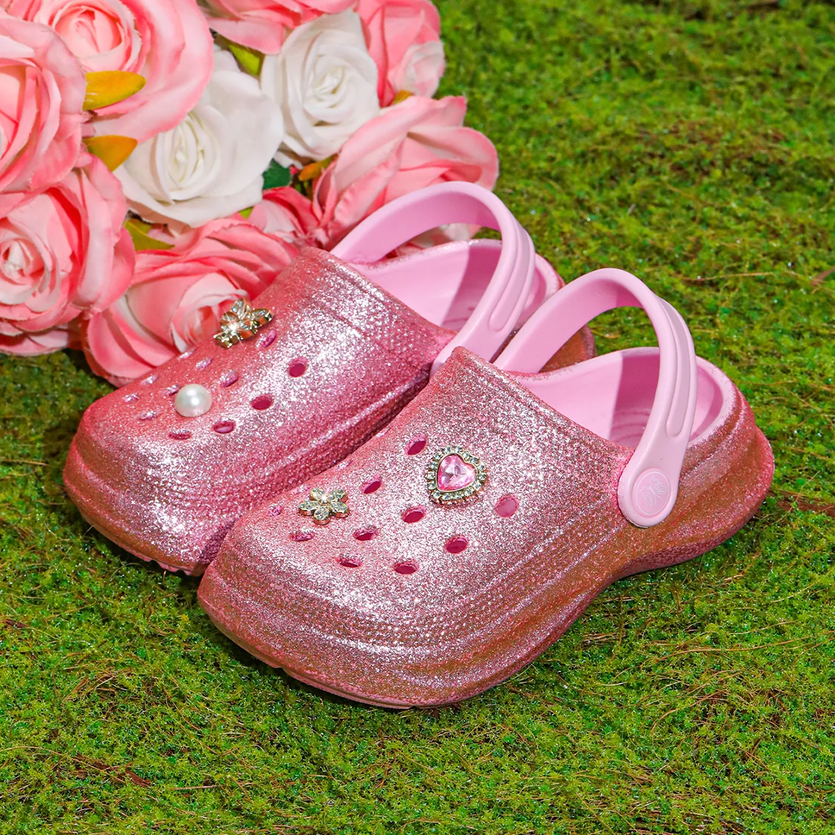 Glitzernde Clogs und Pantoletten für Kinder, leichte EVA-Gartenschuhe, rutschfeste Sandalen, atmungsaktive Slip-On-Schuhe für drinnen und draußen 168 – Detail 6