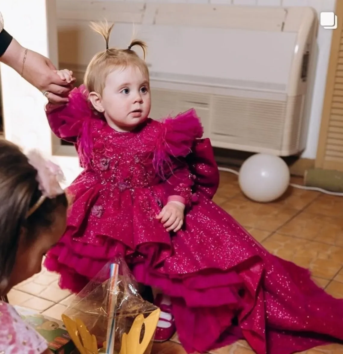 Robe de demoiselle d'honneur pour mariage, nœud gonflé avec train, manches longues, plume, princesse, robe d'anniversaire, reconstitution historique, tout-petit, bébé, Rh, quoi que ce soit