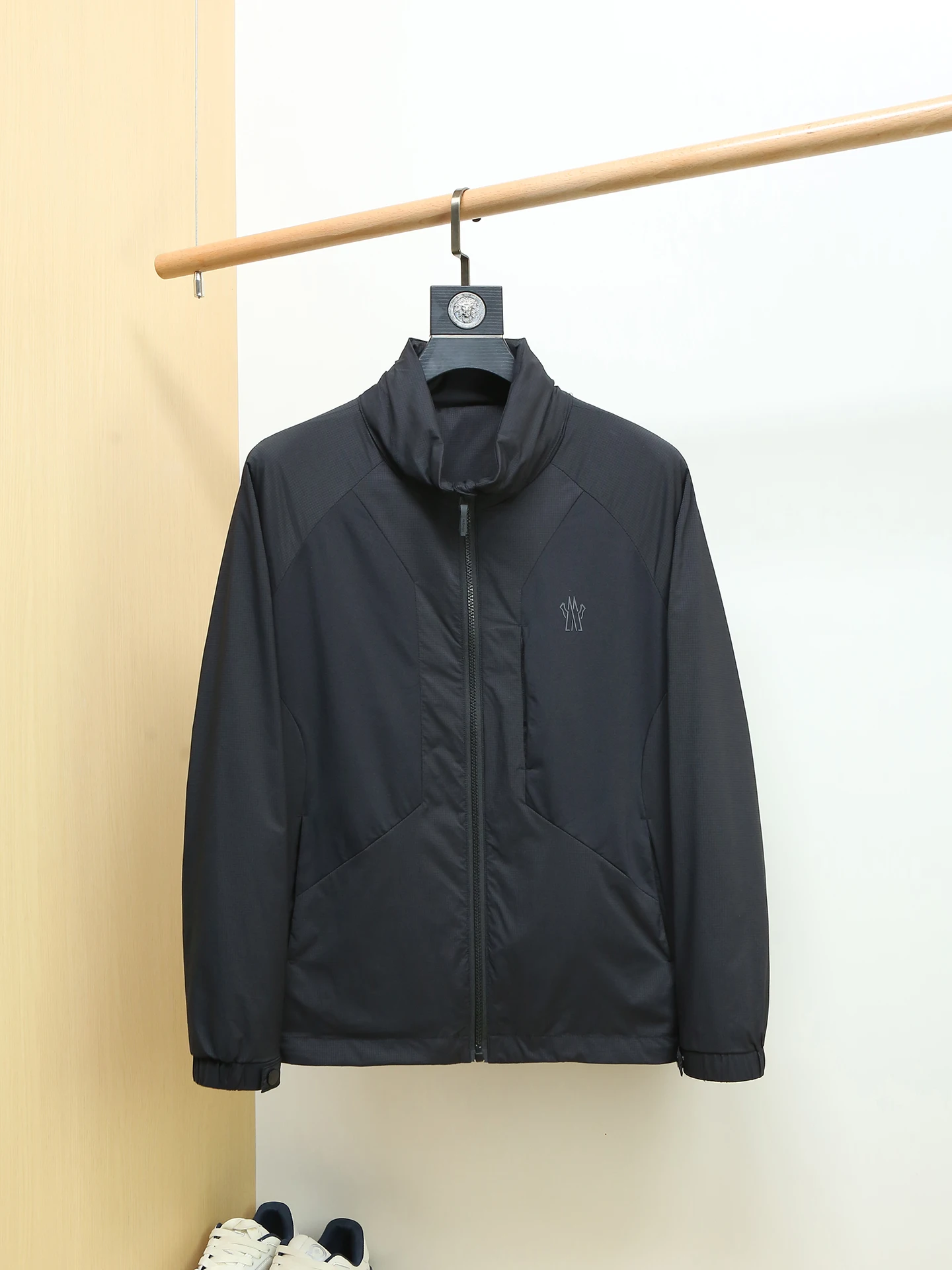 

Модная приталенная куртка с воротником-стойкой для мужчин, повседневная, дышащая, из полиэстера, весна-осень, новинка, трендовый бренд