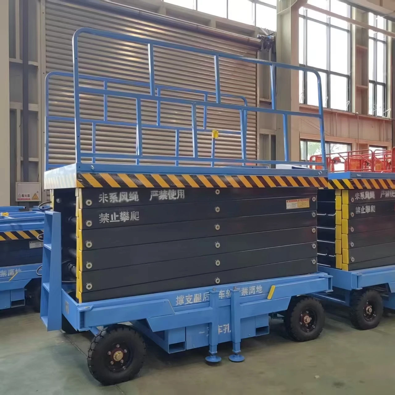 New 8 Meter Mobile Scissor Lift 500kg High Load Capacity Electric Hydraulic System 2100x800mm Platform
