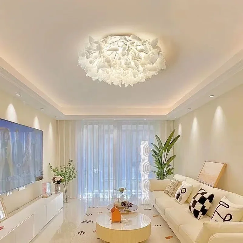 ريشة بيضاء الثريات الحديثة LED أضواء السقف زهرة البتلة ديكور الأميرة فتاة غرفة نوم غرفة المعيشة الثريا مصباح السقف