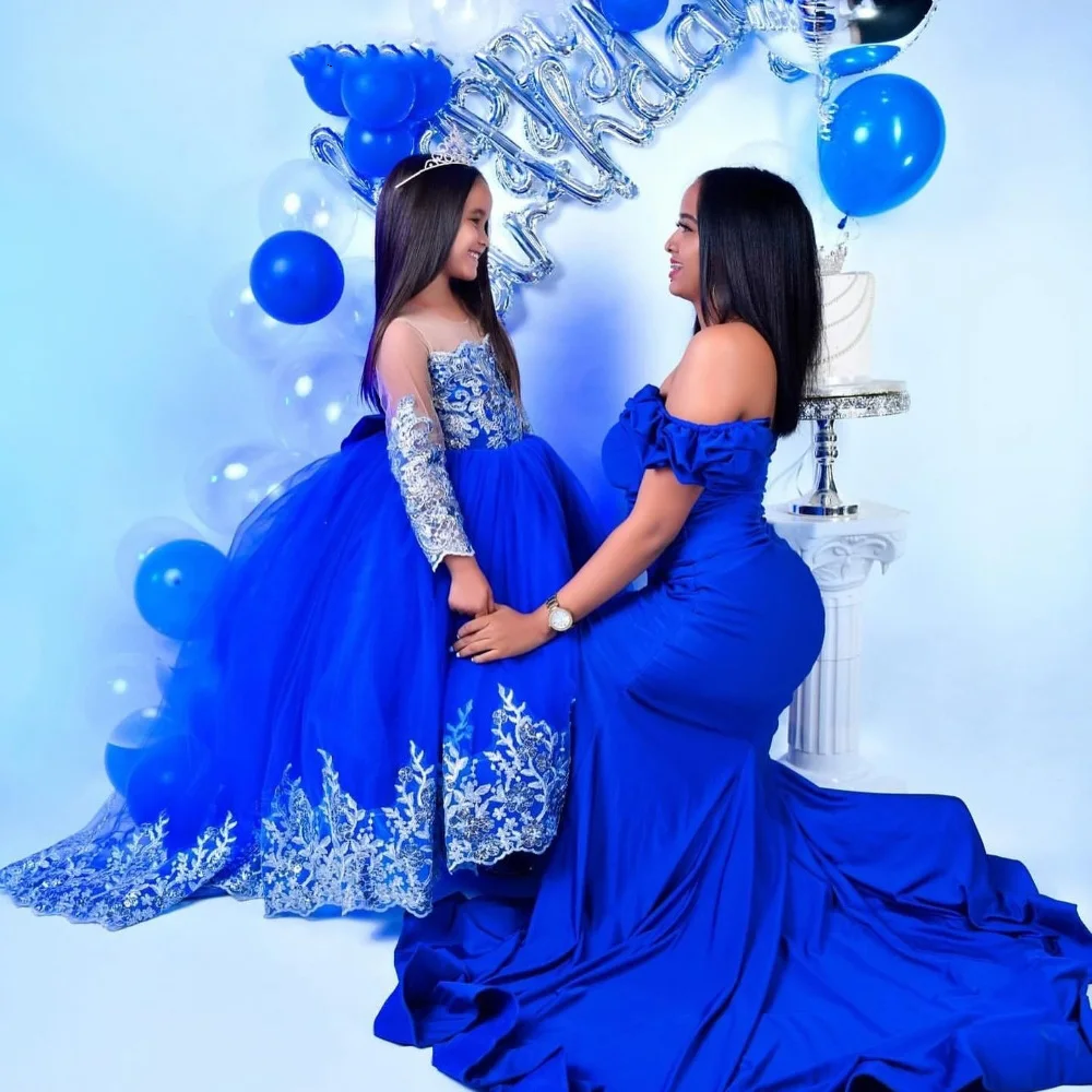 فستان فتاة الزهور لحفلات زفاف الأمراء الزرقاء الملكية المخصصة، فستان التواصل الأول مزين بالدانتيل بأكمام كاملة لعيد ميلاد الطفل