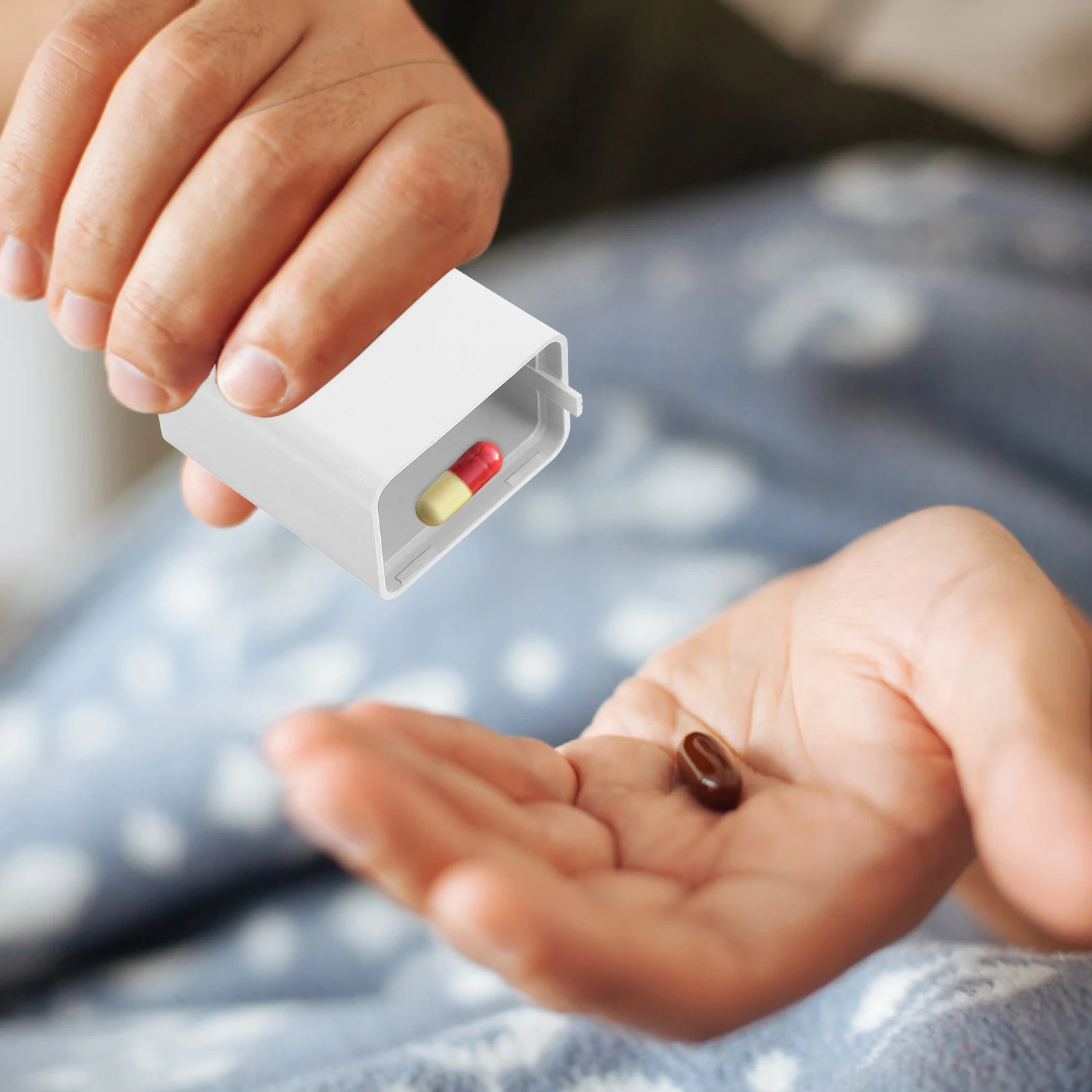 1pc Charging Storage Plug Safe Box White Plug Secret Money Secret Storage Holder Wall Safe Hidden Containers Key Box