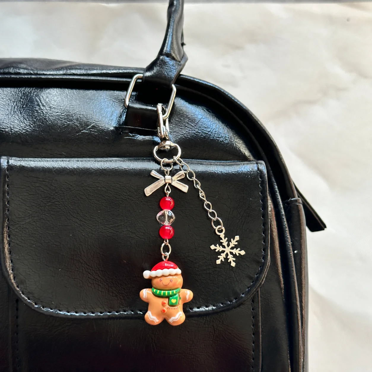 Christmas Keychain Christmas Themed Phone Lanyard Charm Resin Alloy Keychain Versatile Holiday Pendant For Phones Keys Cars