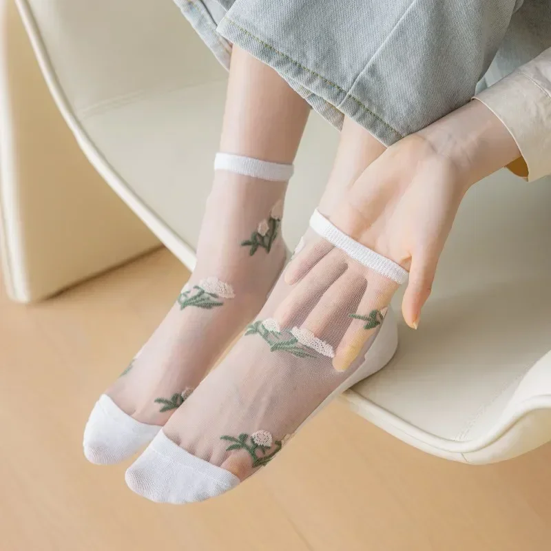 Flower Transparent Lace Crystal Silk Socks Ultra-thin Breathable Harajuku Sock for Women Summer Embroidery Cute Sock See Through