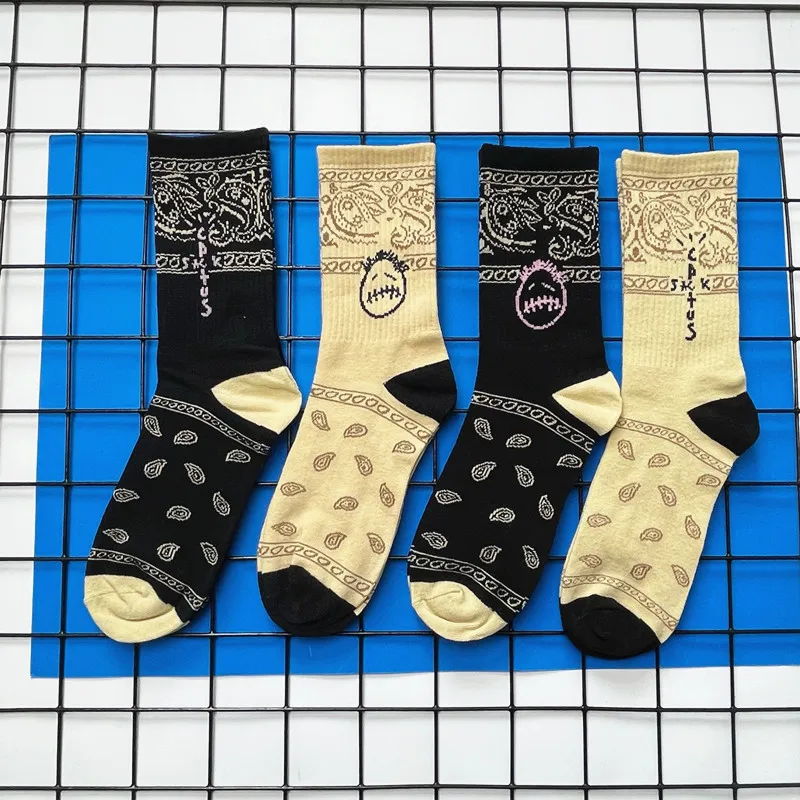 Harajuku Cotton Socks Mens Women Socks Pure Cotton Cashew Flower Fashion Sport Hip Hop Skateboard Black Sockken Running Sock