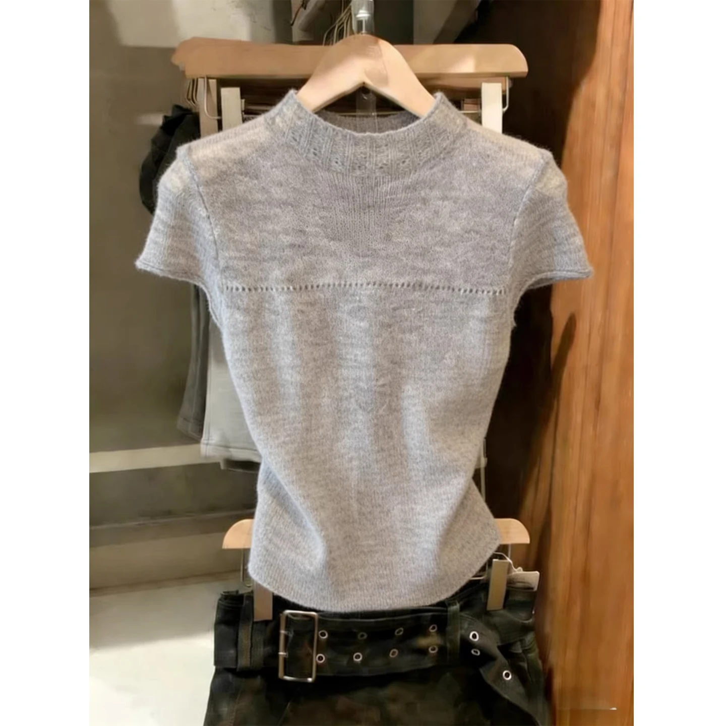 

Вязаный женский топ с короткими рукавами в корейском стиле, удобная облегающая универсальная одежда для похудения, верхняя одежда, весна-лето, новое поступление