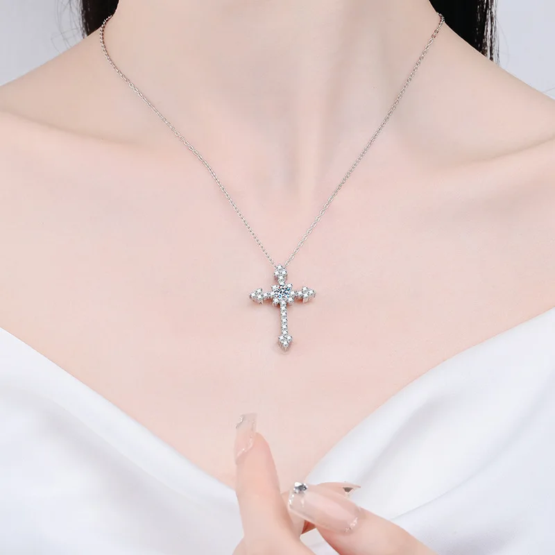 Women's PT950 Platinum Necklace with Full-Diamond Cross Moissanite Design 50 Points 1 Carat Options Elegant Daily Jewelry