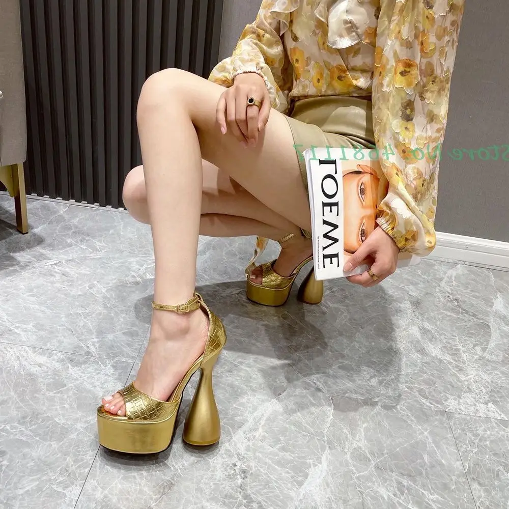 Gold Platform Thick High Heel Sandals Strange Style Heels Large Size 42 Sandals Height Increasing Designer Sexy Casual Pumps