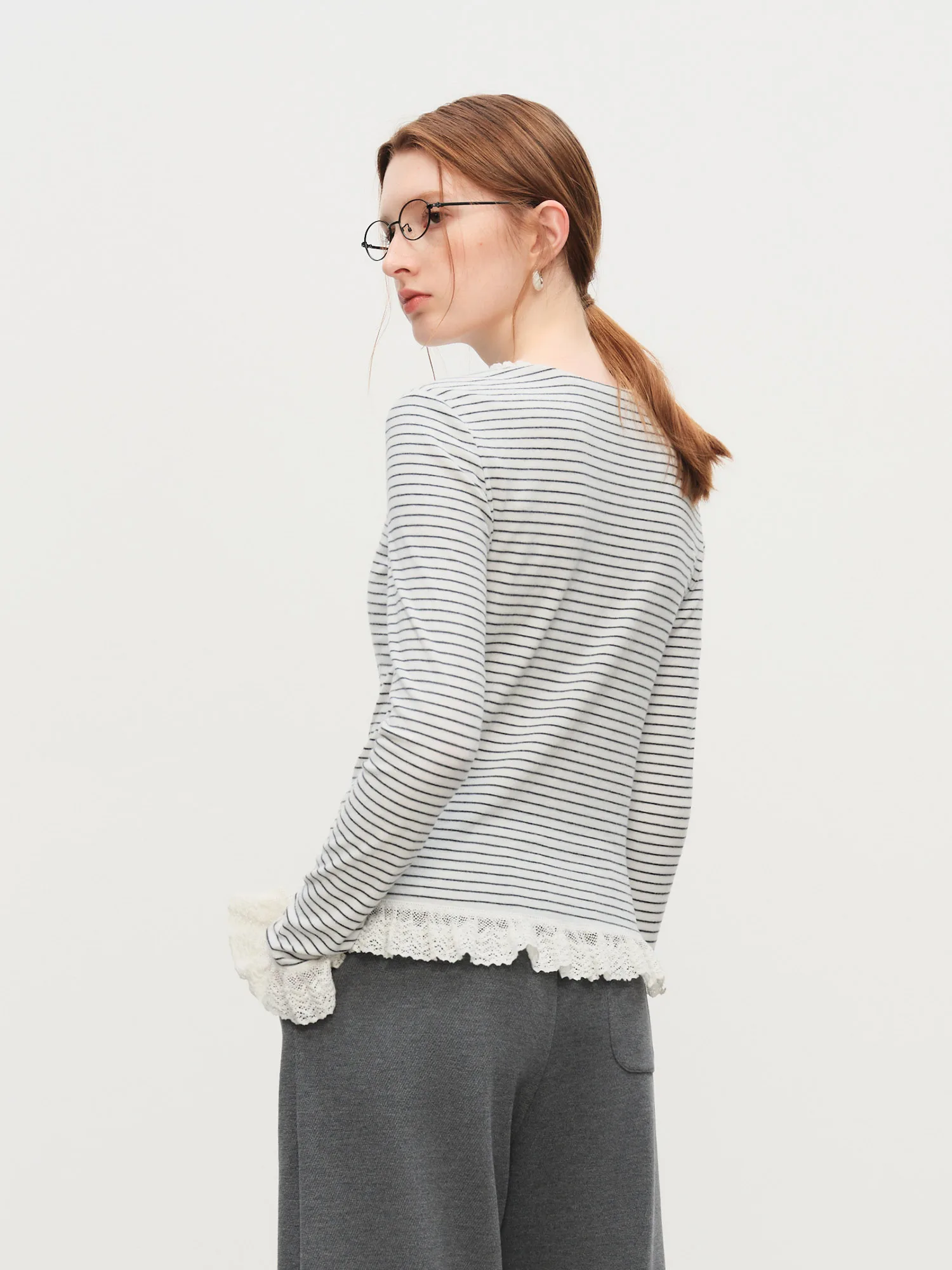 FSLE خريف جديد أفضل 2025 المرأة مخطط متماسكة تي شيرت طويل الأكمام الدانتيل تقليم قاعدة طبقة علوية لينة تمتد للطبقات عادية