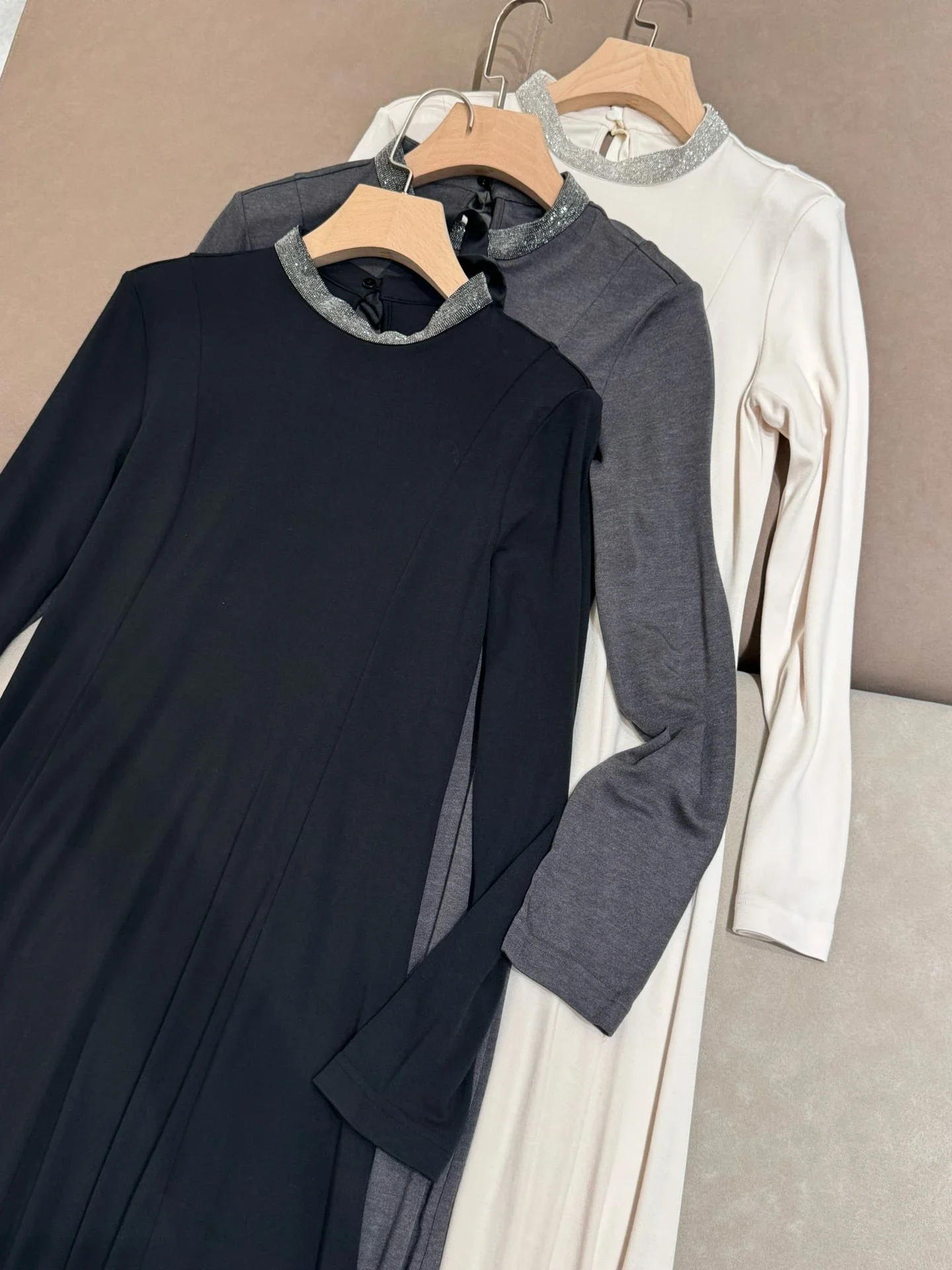 Vestido Midi tejido con decoración de cinta para mujer, cadena de cuentas, cuello redondo, manga larga, cintura alta, bata elegante para mujer