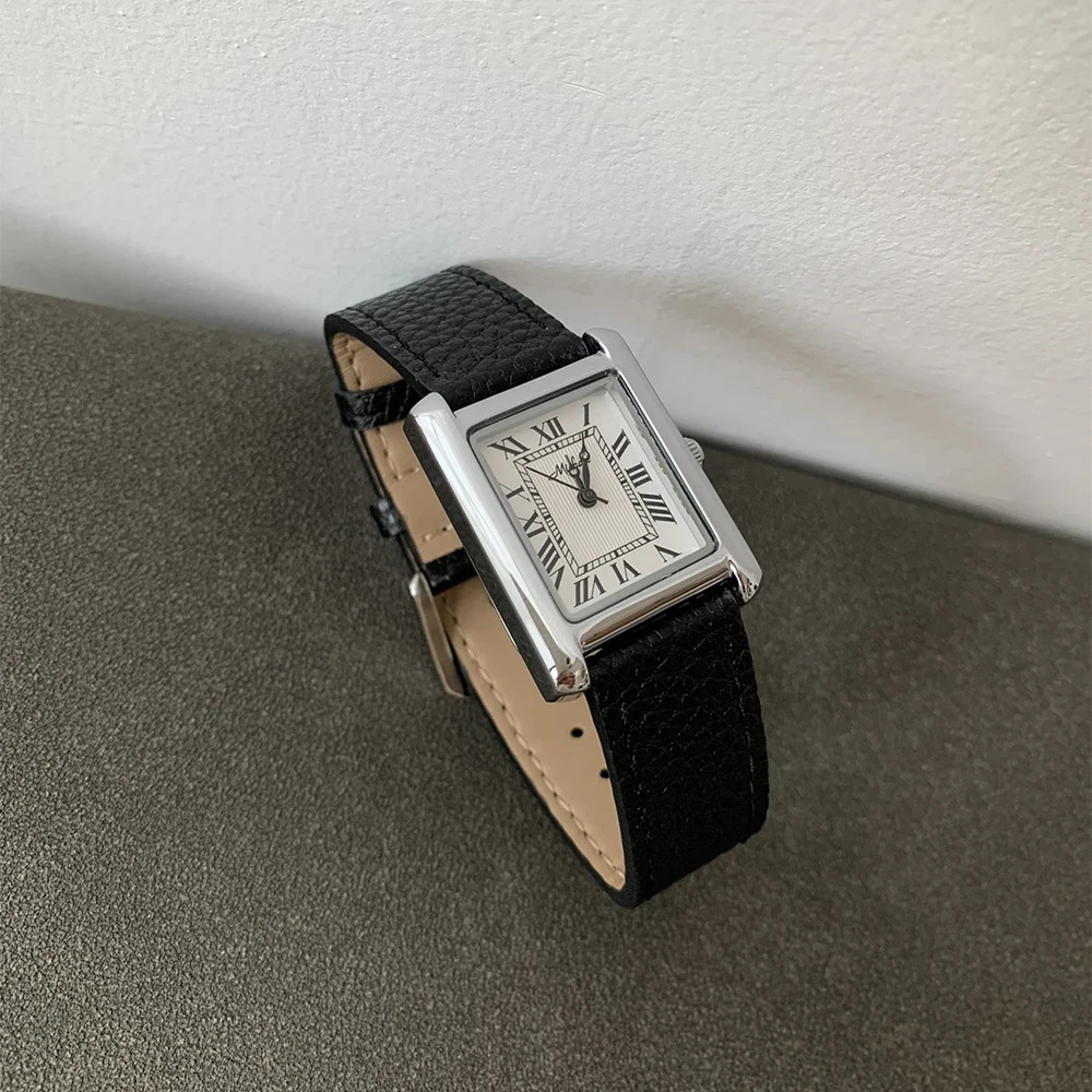 Fashion Temperament Vintage Senior Simplicity Belt Quartz Watch For women\'s girl Student gift Women\'s accessories