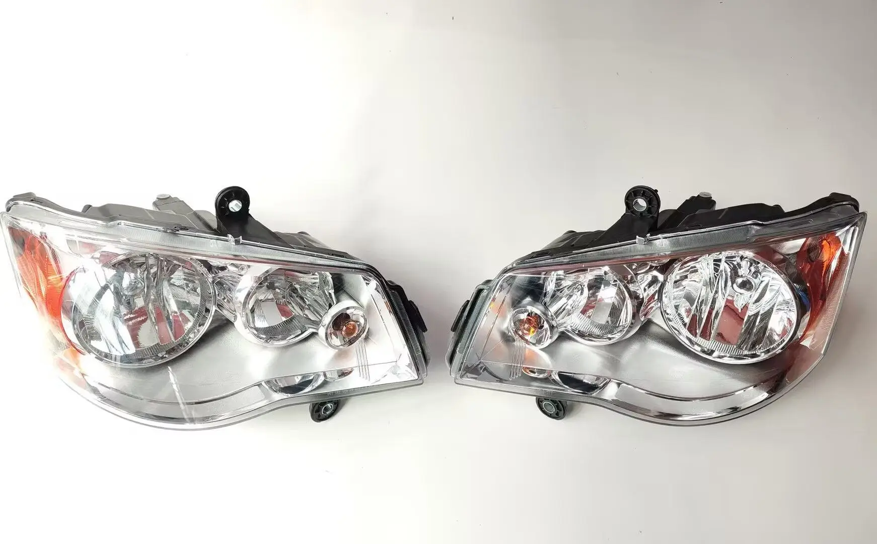 

1/2pc Left/right 05113337AI 5113337AI 05113336AI 5113336AI for Chrysler Grand Dragon Headlights Available Left and Right 09-16