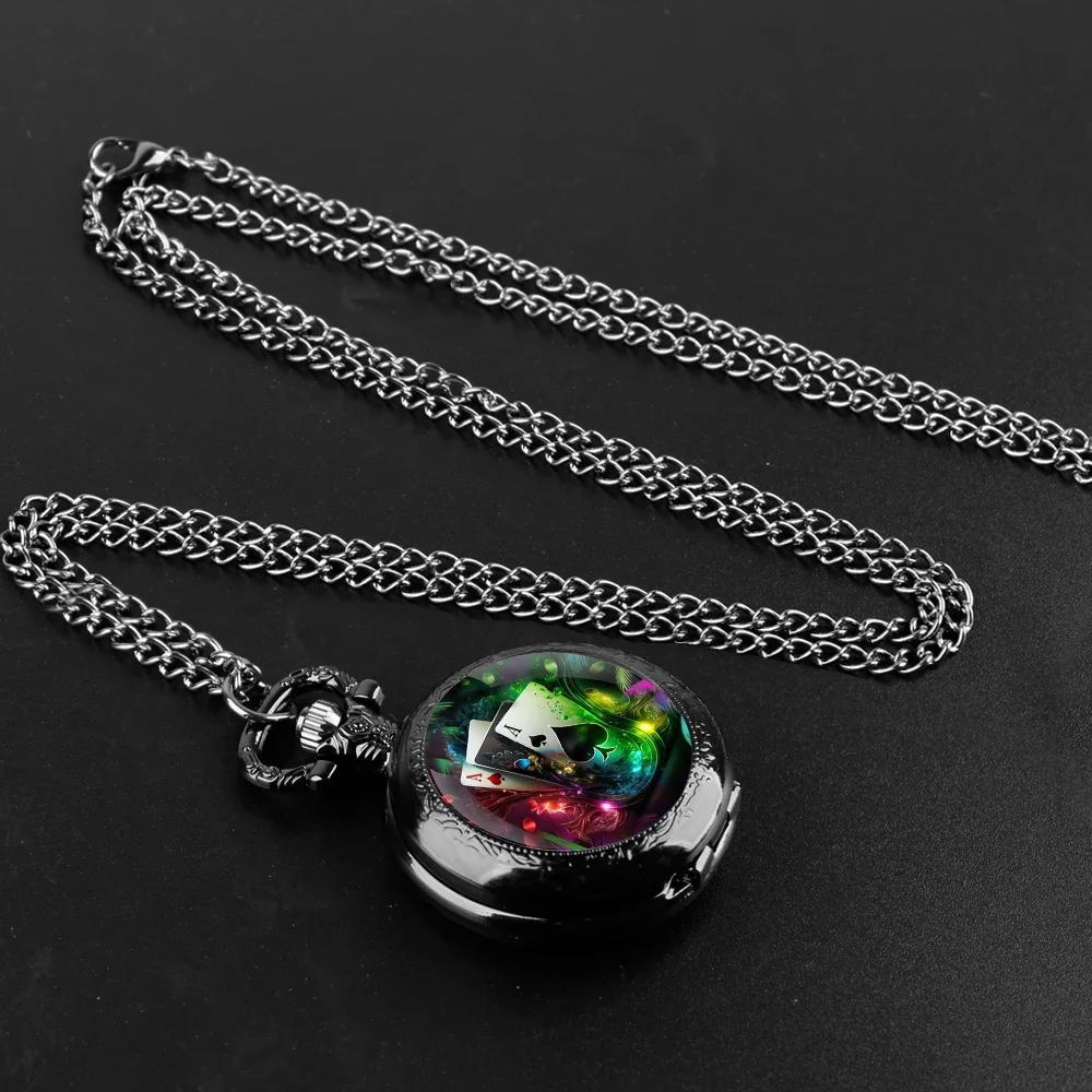 ساعة جيب كوارتز بتصميم بطاقة اللعب مع سلسلة قوية ومينا أرقام عربية للرجال والنساء هدايا رائعة