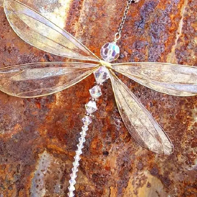 Creative Metal Wing Dragonfly Crystal Suncatcher Garden Wind Chimes Butterfly Home Decor Window Car Ornaments