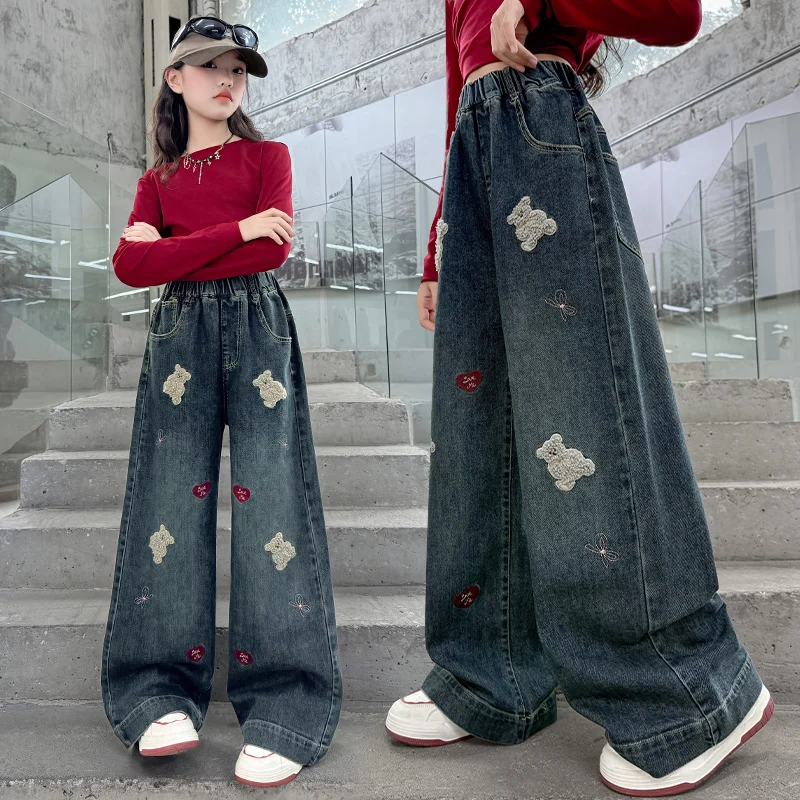 

2025 Teenage Girls Blue Street Bear Embroidery Elastic Mid Waist Loose Denim Jeans Spring Fashion Children Cute Wide Leg Pants