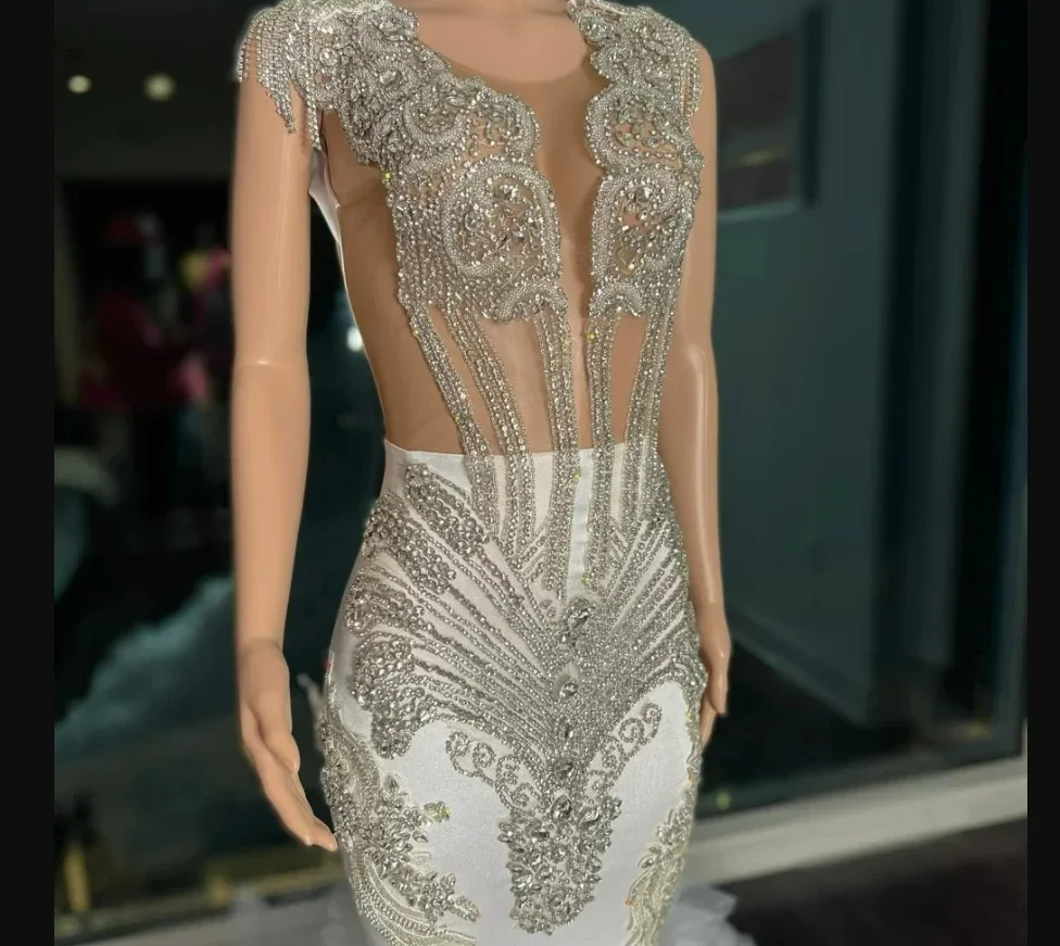 Maniche ad aletta personalizzate vedere attraverso cristalli scintillanti perline abito da sposa per la sposa abiti da casamento livelli abito da sposa in tulle