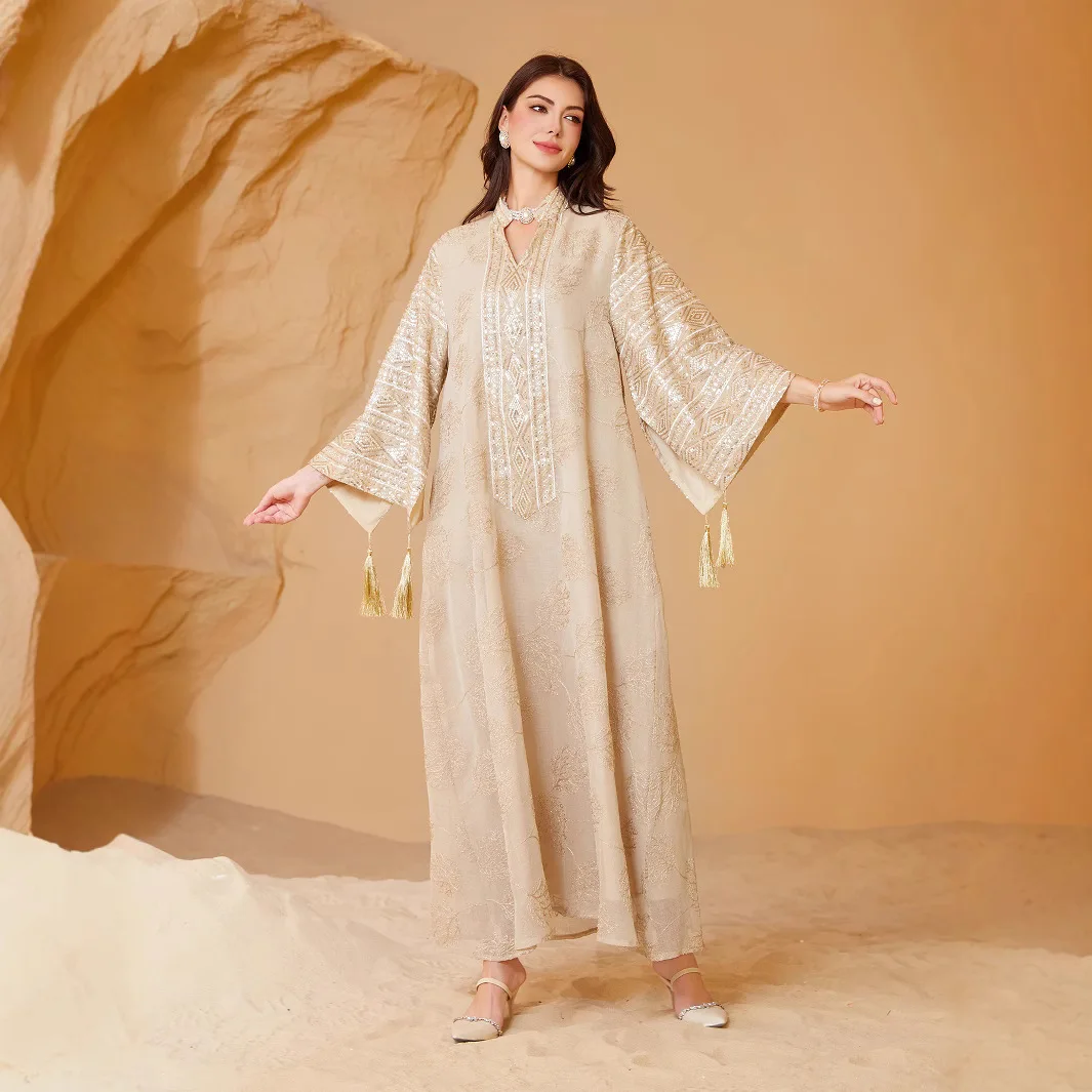 Saudi Arabian Middle Eastern Muslim Women's Robes: European and American-style High-end Embroidered Sequin Plus-size Dresses.
