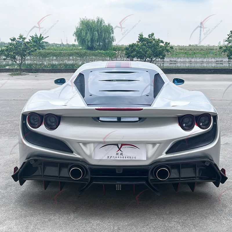 The body appearance upgrade kit is suitable for F8 carbon fiber glossy front bumper, rear lip side skirt, and rear spoiler