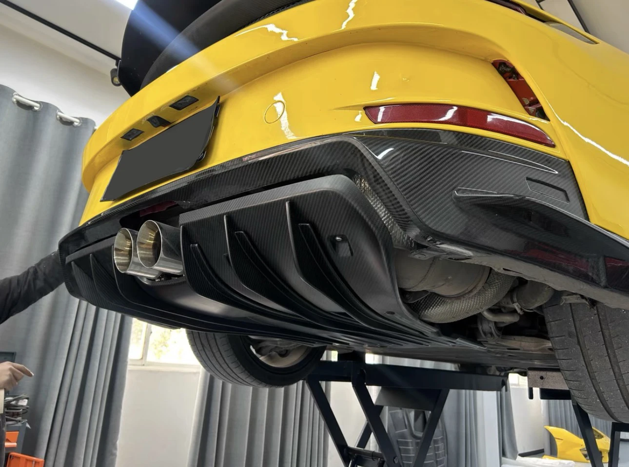 Auto Sport Parts Universal Dry Carbon Fiber Rear Diffuser Spoiler Rear Bumper forPorsche 911 992 GT3 OEM Style Factory