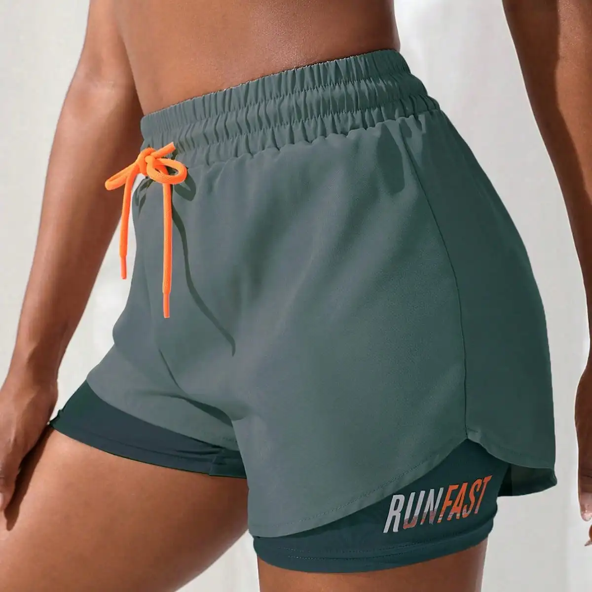 Damen-Laufshorts, doppellagig, schnelltrocknend, leicht, mit Kompressionsfutter, ideal für das Fitnessstudio. – Detail 10