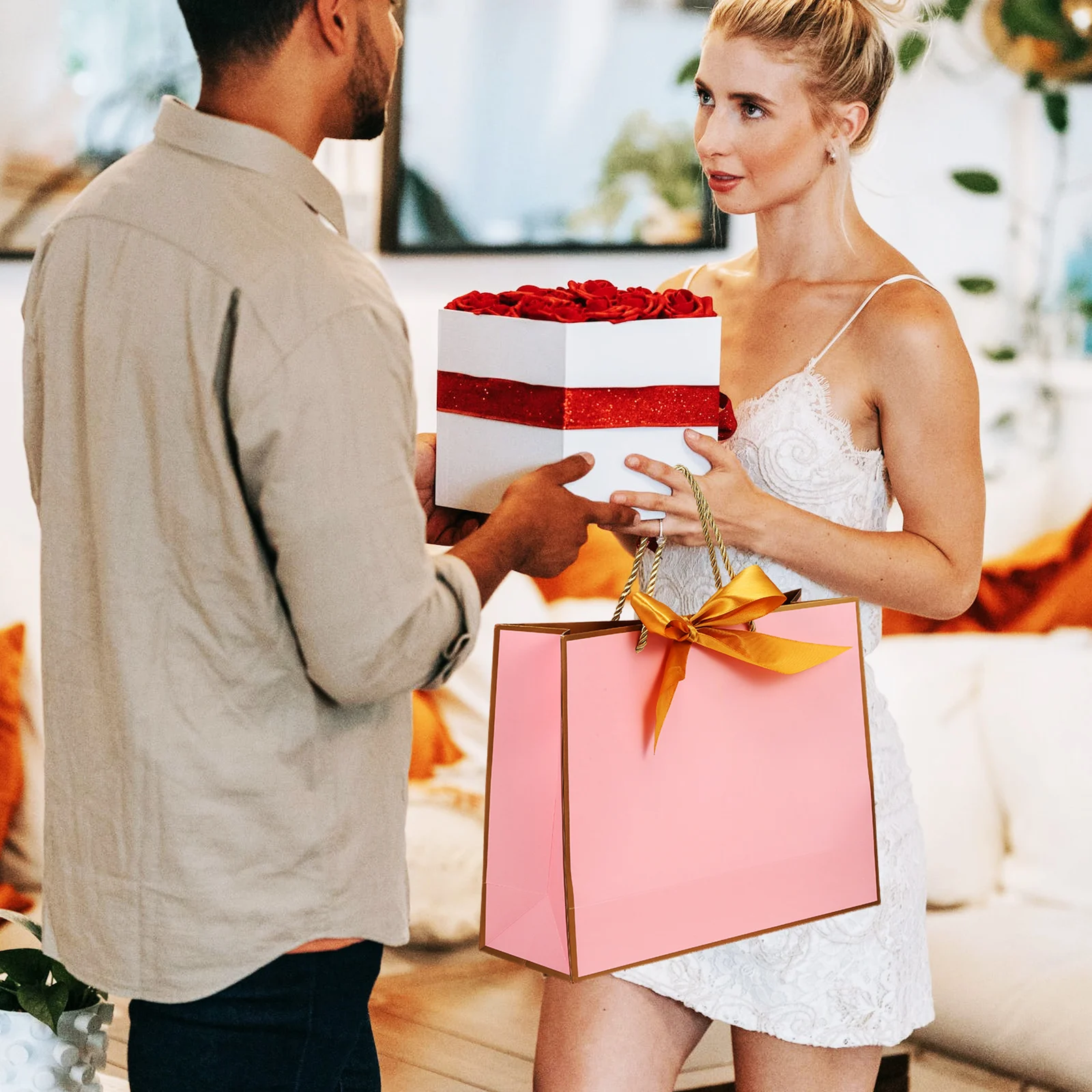 

10 Pcs Gift Bags Pink Golden Frame Bowknot Ribbon 32x25x11cm Thickened Paper Party Wedding Shopping Storage Present Bag