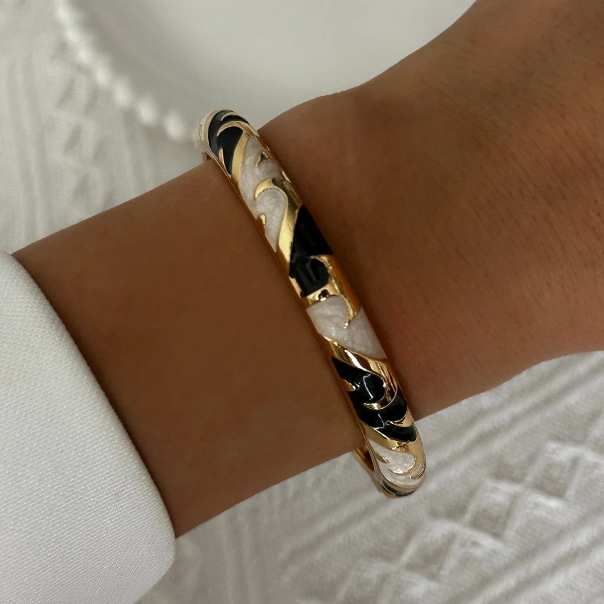 Vintage-Emaille-Armbänder mit Blumenmuster für Damen und Herren, Retro, bunt, kontrastierend, Gänseblümchen, elegant, modischer Schmuck – Detail 20