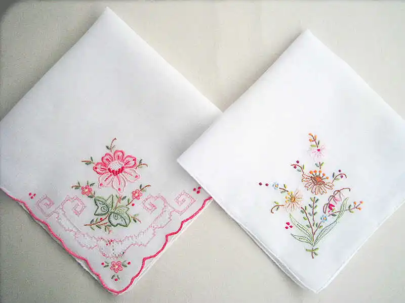 

Hand-embroidered handkerchief Thin soft cotton cloth embroidered exquisite gift handkerchief