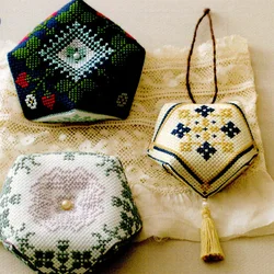 089 Cross Stitch Kits Pin Needle Cushion Biscornu Needlework DIY Kit Embroidery Set Counted Cross-Stitching Pincushion Packages