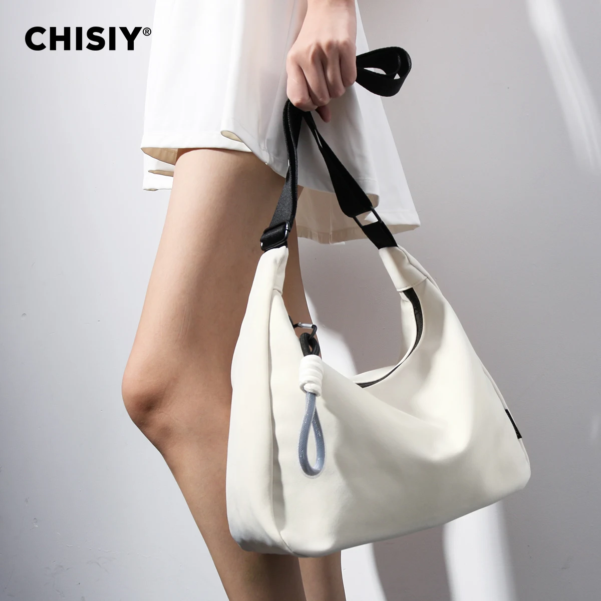 CHISIY original handmade super cool Japanese splicing white crossbody bag suitable for female college students\' fitness exercise