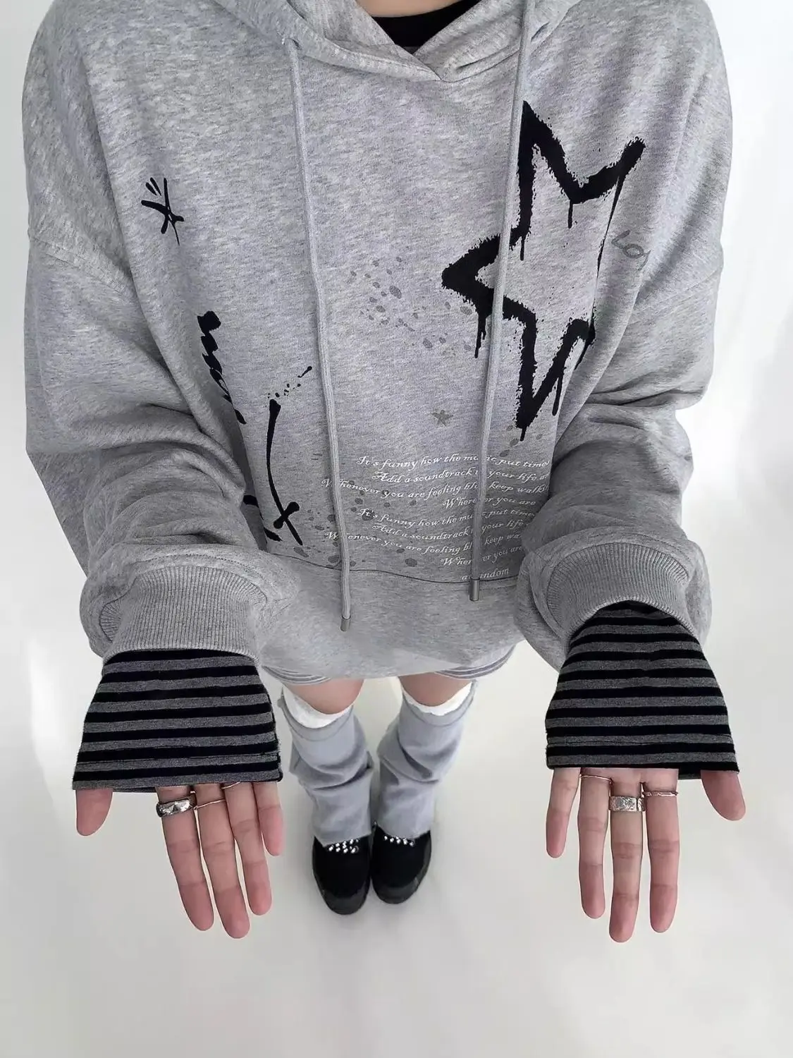 

Американский модный свитшот с капюшоном и принтом звезд в стиле граффити, осень-зима, свободный пуловер с капюшоном на флисовой подкладке, топ Y2k для пары