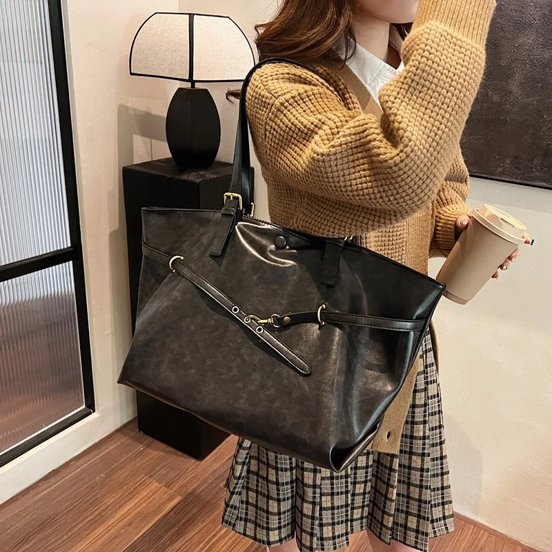 Leisure Commute Retro Large Capacity Bag Women2024New Trendy Autumn and Winter Wild Shoulder Bag Portable Tote Bag