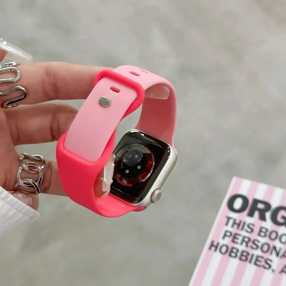 

High quality Silicone Strap For Apple Watch band women Series Ultra 10/9/8 38mm 40mm 41mm 42mm 44mm 45mm 46mm 49mm