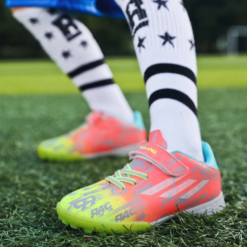 

Boys Girls Cleats Grass Sneakers Child Outdoor Athletic Training Sports Footwear Kids Soccer Shoes FG/TF School Football Boots