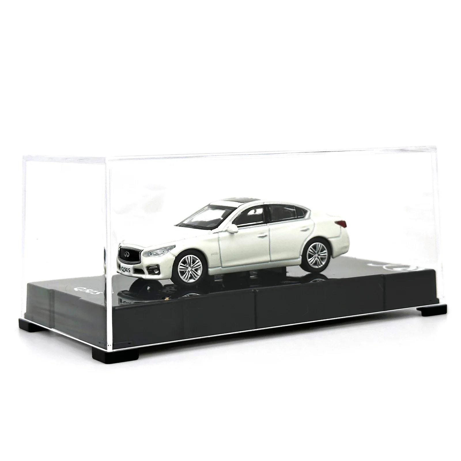 Scala 1:64 Infiniti Q50S Bianco Simulazione Modello di Auto In Lega 1/64 Pressofuso Veicolo In Miniatura Giocattoli Collezione di Hobby degli uomini