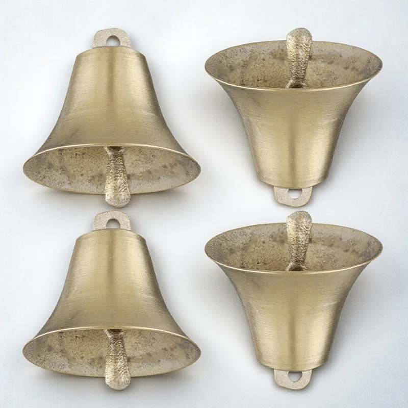 

4pcs Loud Cattle Sheep Goat Crisp Clear Farming Grazing Bell Vintage Copper Design Small Metal Livestock Hanging Bells Farm