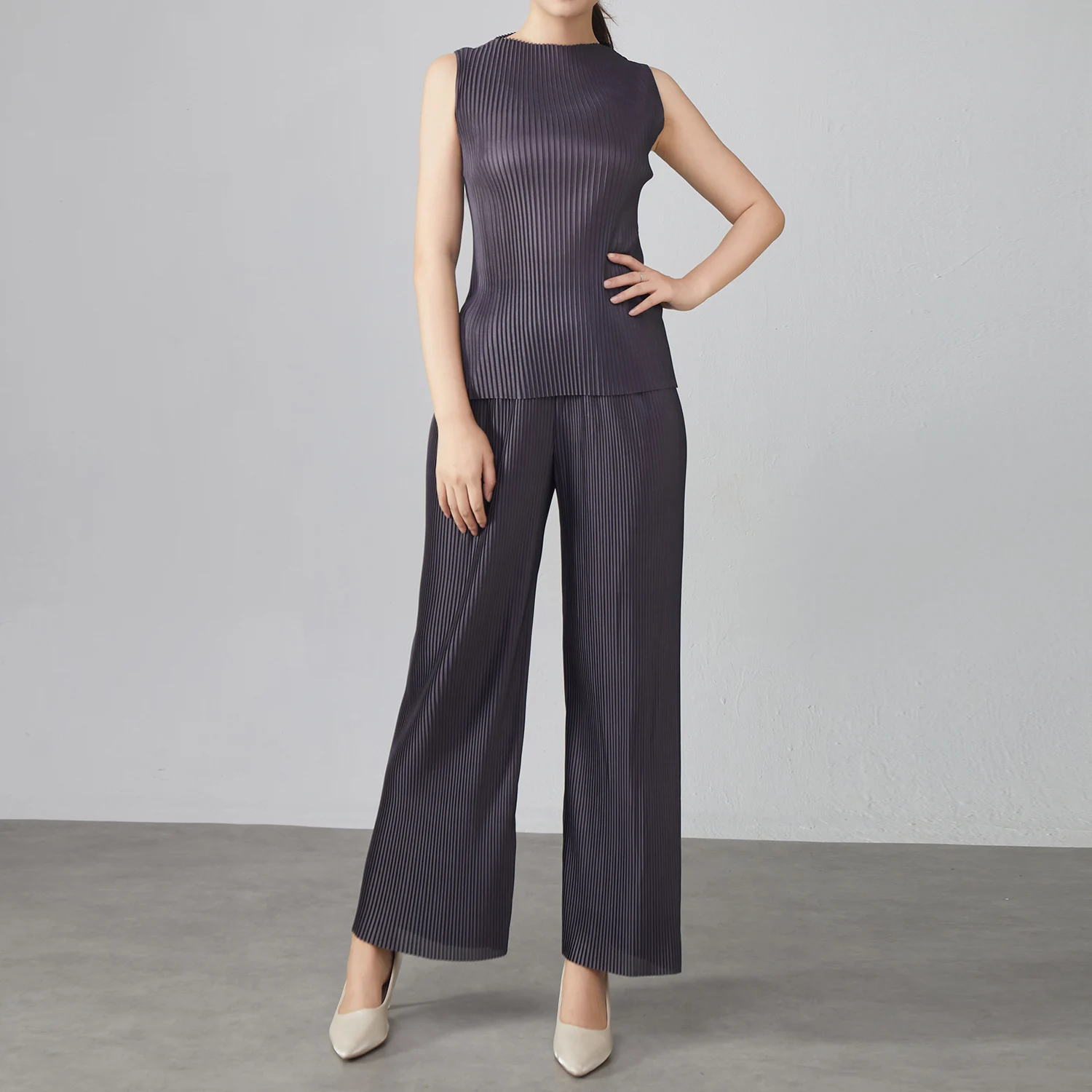 

Miyake Pleated Summer Set 2025 For Women Sleeveless Top & High-Waisted Pants Breathable Slimming Elegant And Comfortable