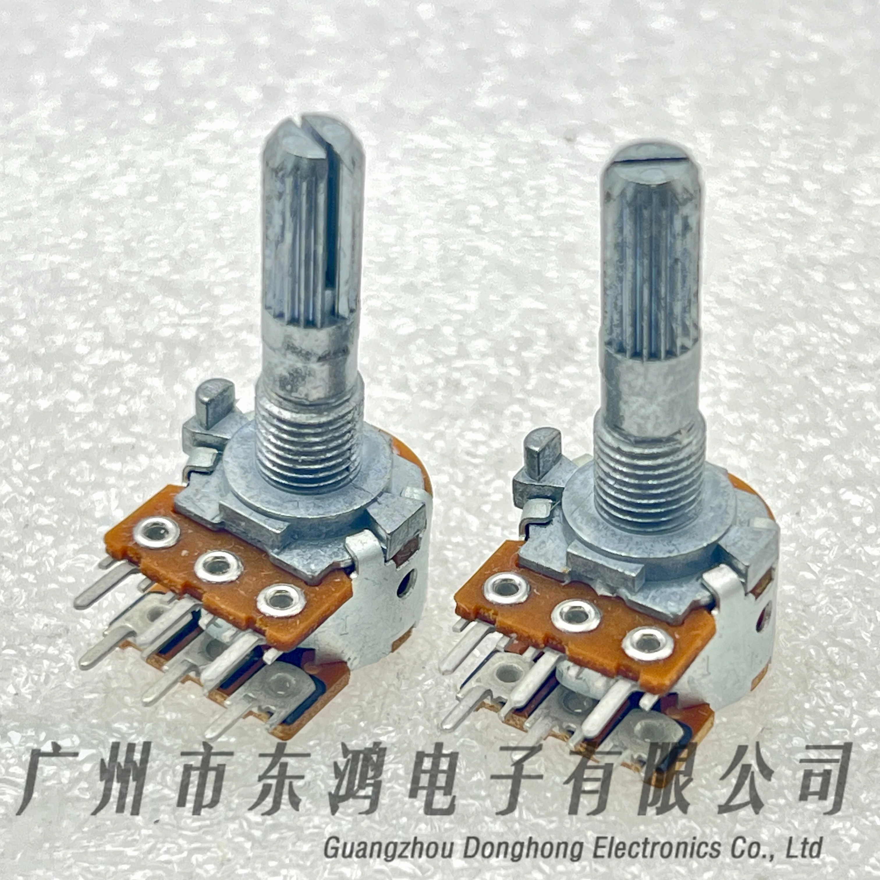 1pcs Japanese RK163 mixer amplifier volume regulation B10k dual potentiometer shaft length 25mm