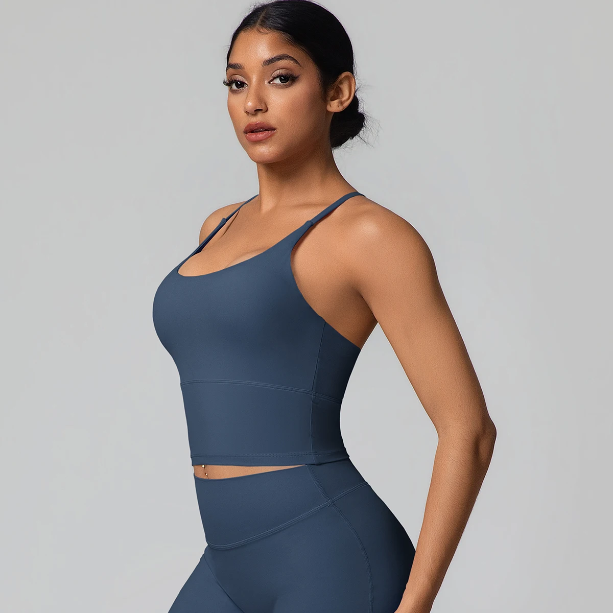 1 Stück Einfarbiger Weicher Rückenfreier Fitness-Yoga-BH für Damen, Hochfester Stoßdämpfender Sport-Top mit Push-Up-Effekt und Brustpolster – Detail 18