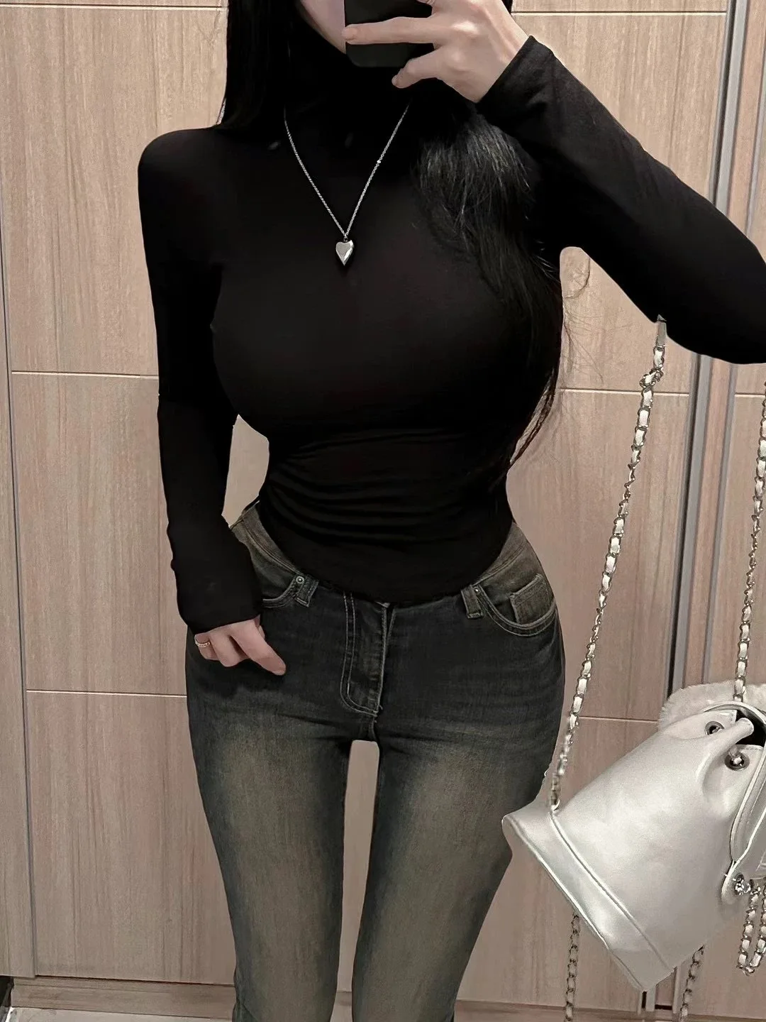 Elegant High Neck Slim Fit Long Sleeve T-Shirt Women's Trendy Base Layer Top Arc Swinging Display Chest Autumn Fashion