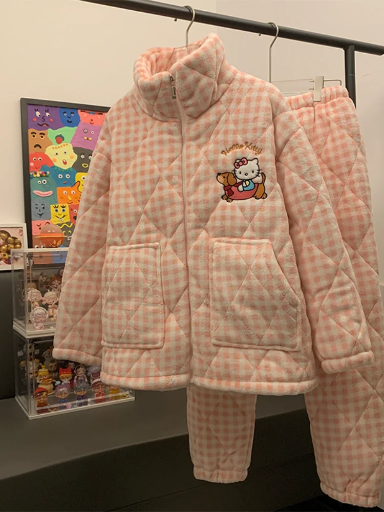 

Sanrio New Coral Velvet Pajamas for Women with Velvet and Thickened Cartoon Hello Kitty Cute Can Be Worn Outside Home Clothes