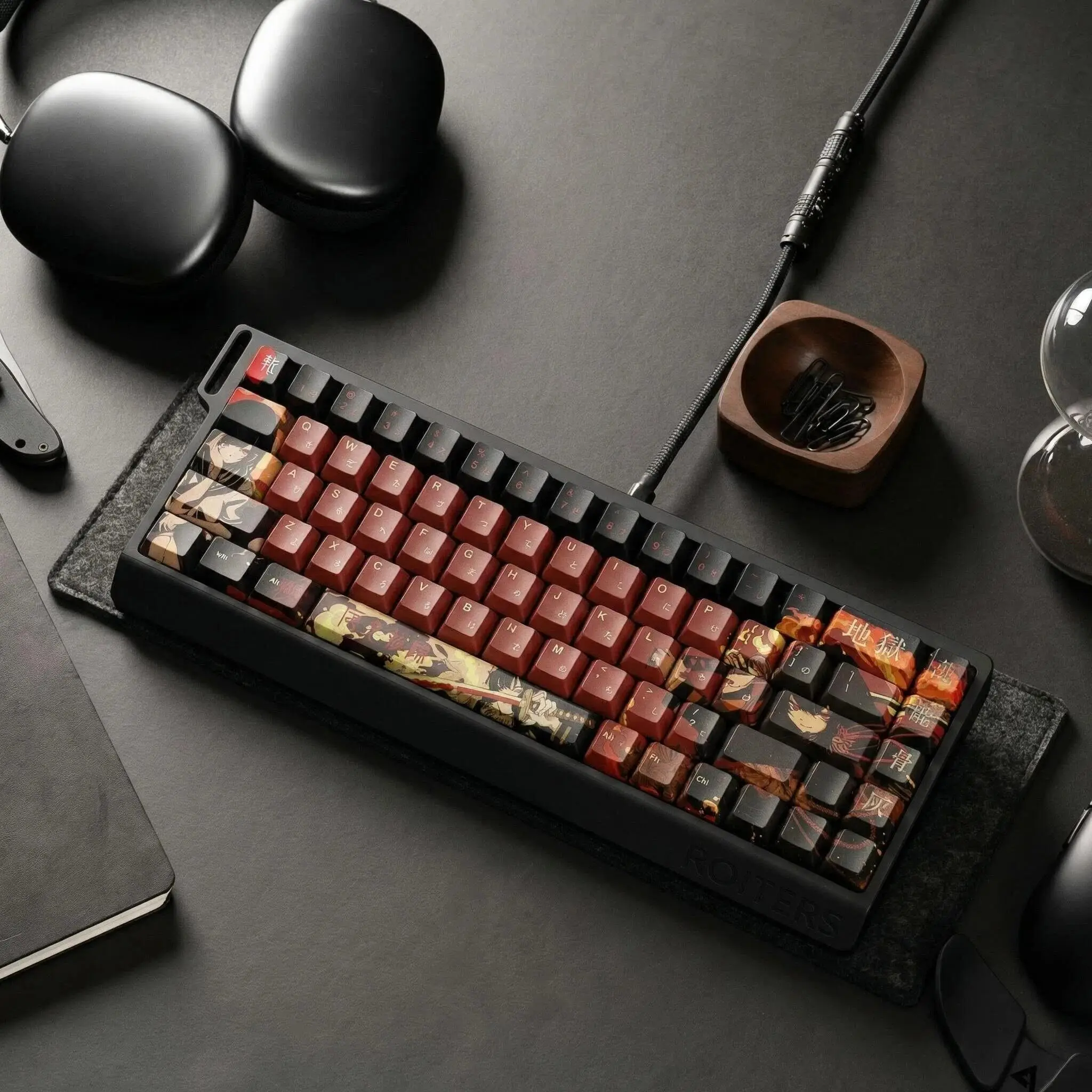 

Abyss Flame Amber Keycaps Cherry Dye-Sub PBT Personalized Customized Mechanical Keyboard Keycap Made68 Wooting60He + Ace68