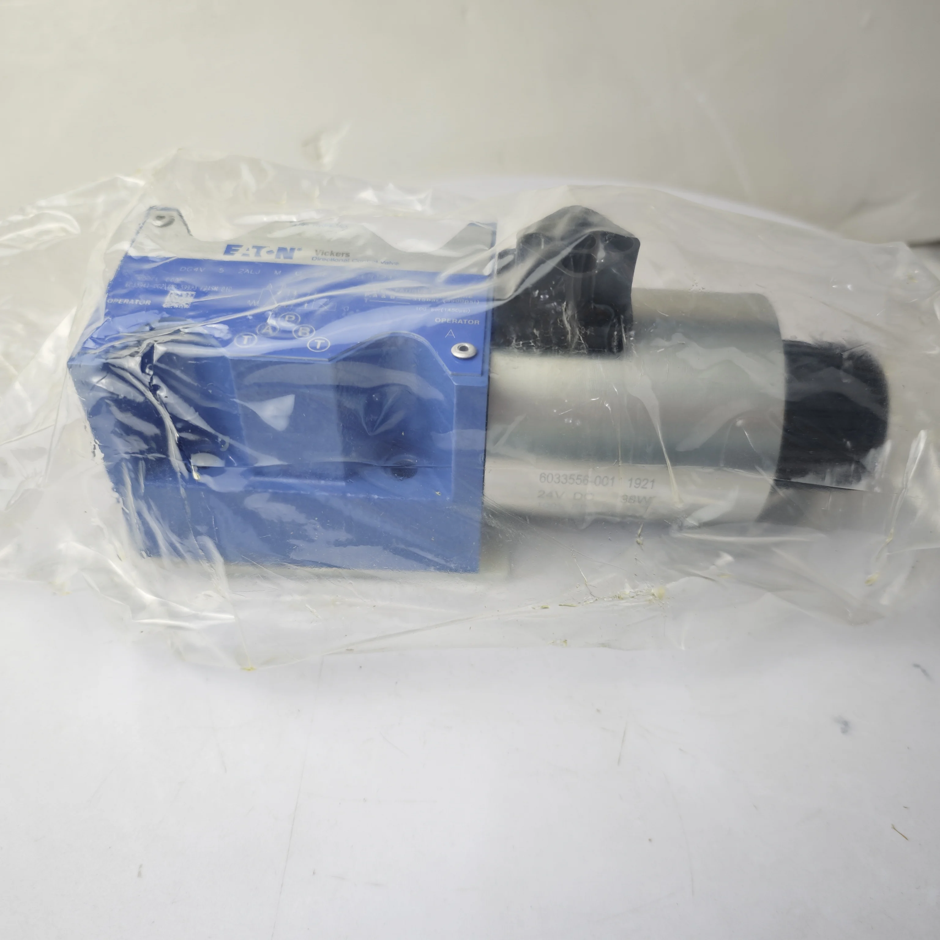 DG4V vick ers  Directional Control Valve DG4V-5-2ALJ-M-U-H6-20-EN124